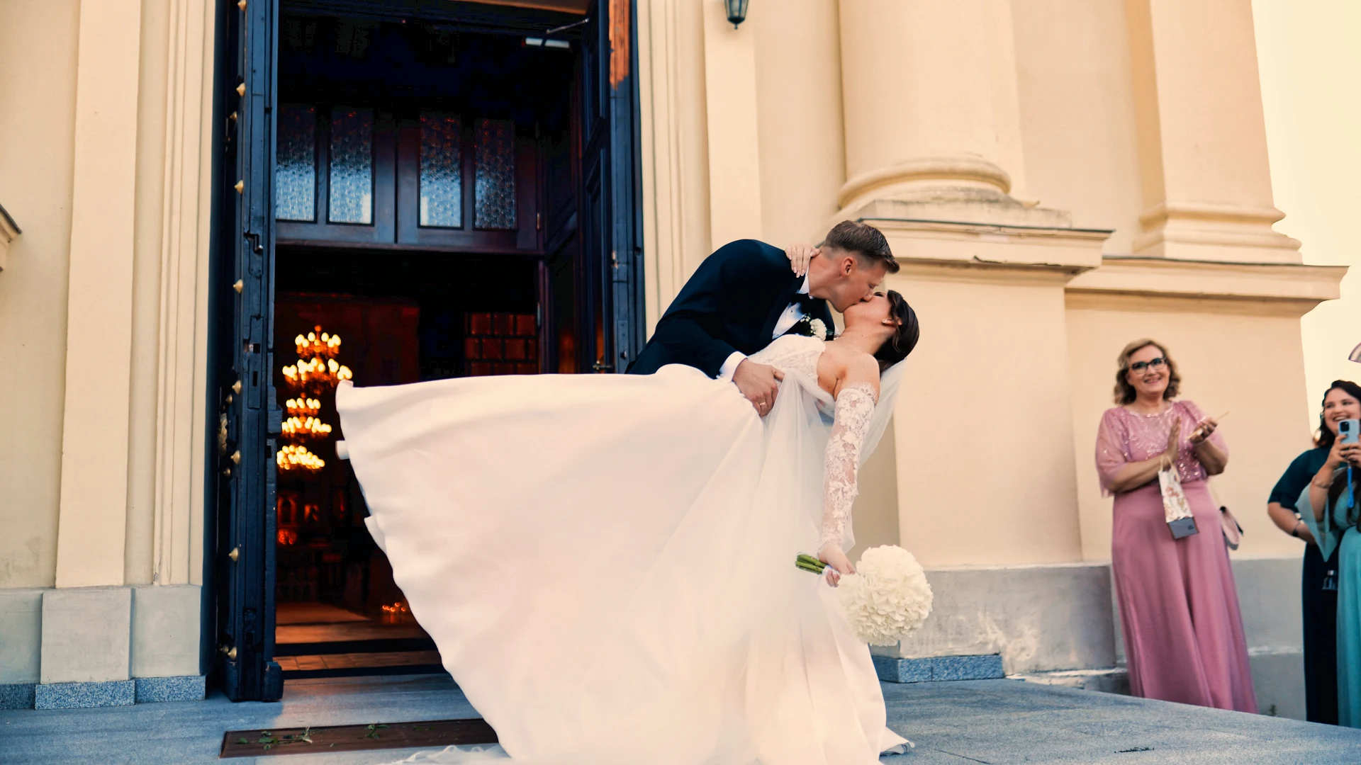 Film i fotografia ślubna Anna i Mateusz (kadry 7) – Dworek Anna
